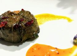 סלינו על כתפינו פוסט שבועות חגיגי ועלי תות ממולאים