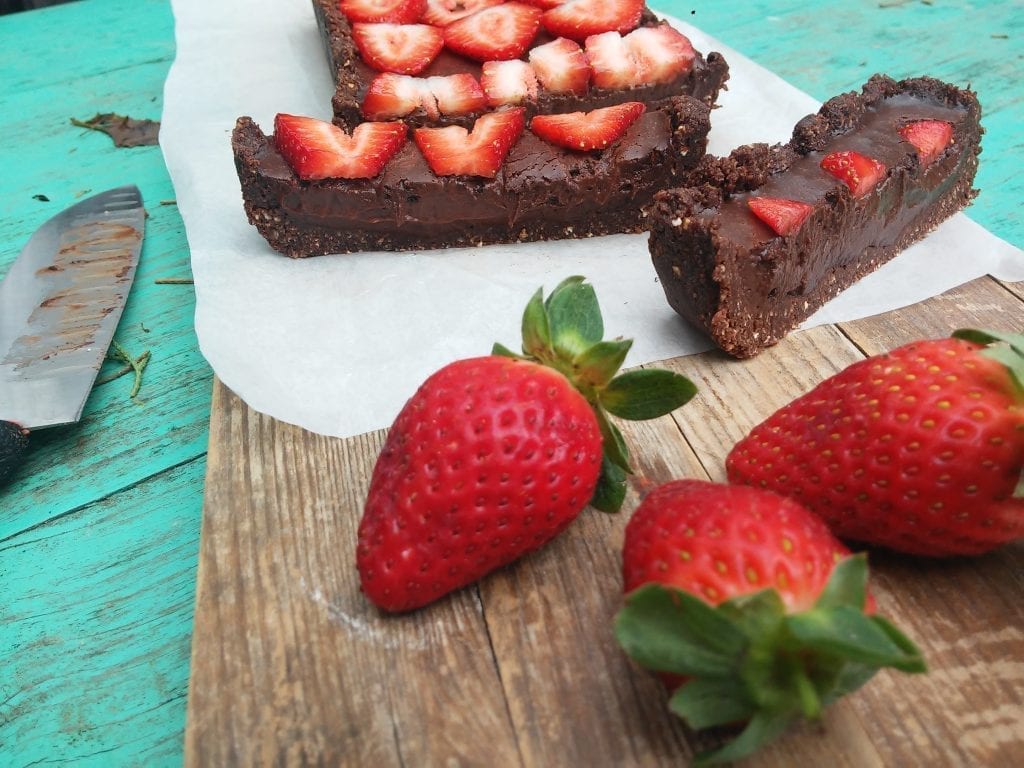 טארט שוקולד תותים טבעוני ללא גלוטן