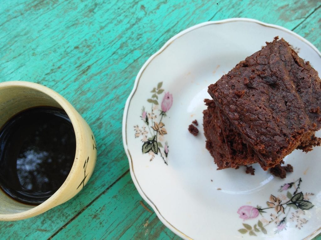 בראוניז טבעונים עם שוקולד אמיתי
