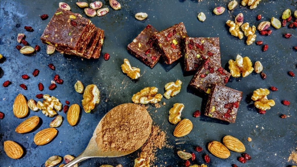 בראוניז RAW טבעוני ללא גלוטן