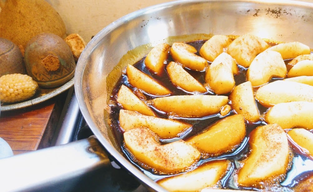 עוגת תפוחים הפוכה טבעונית