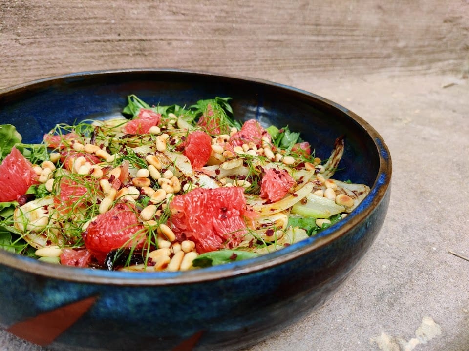 סלט שומר צלוי וסומאק