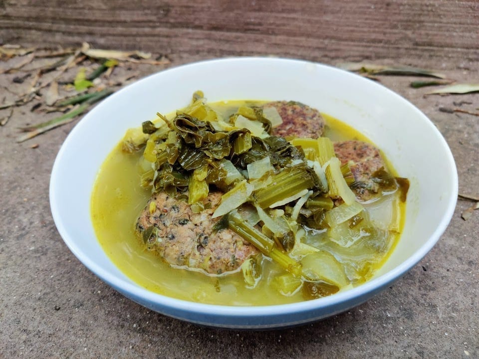 קציצות אגוזים ופטריות חמוסטה