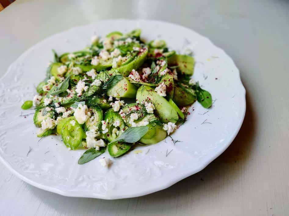 סלט פאקוס ושקדים ירוקים