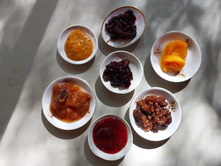 פירות קיץ ריבות מרקחות צ'אטני